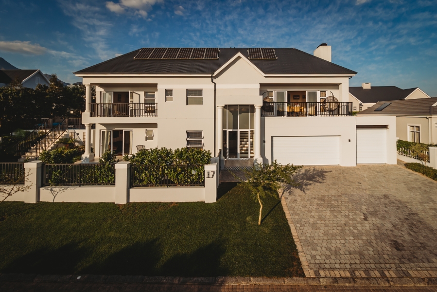 4 Bedroom Property for Sale in Kingswood Golf Estate Western Cape